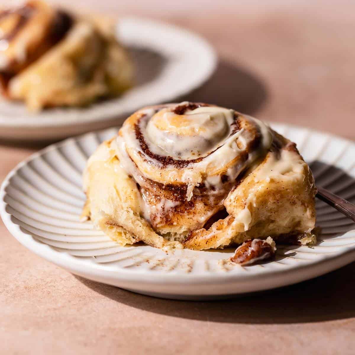 best-cinnamon-rolls-featured best-cinnamon-rolls-featured